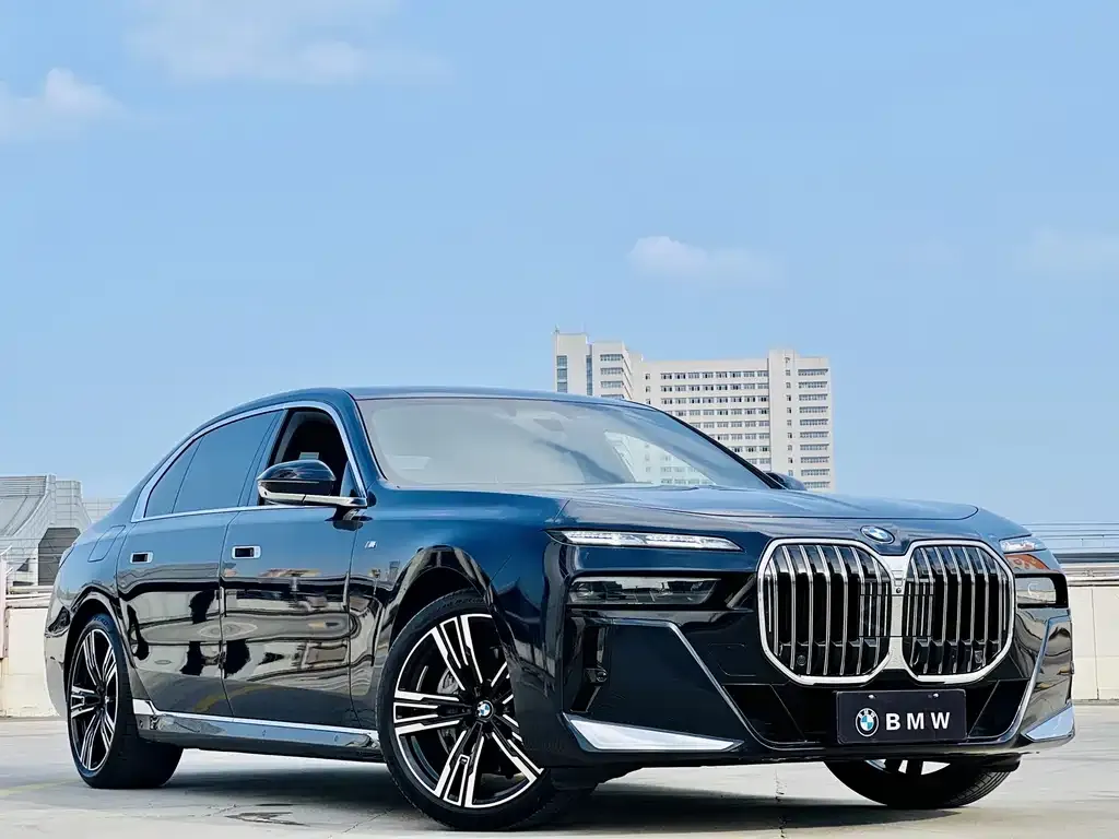 BMW 7 Series — фото 6