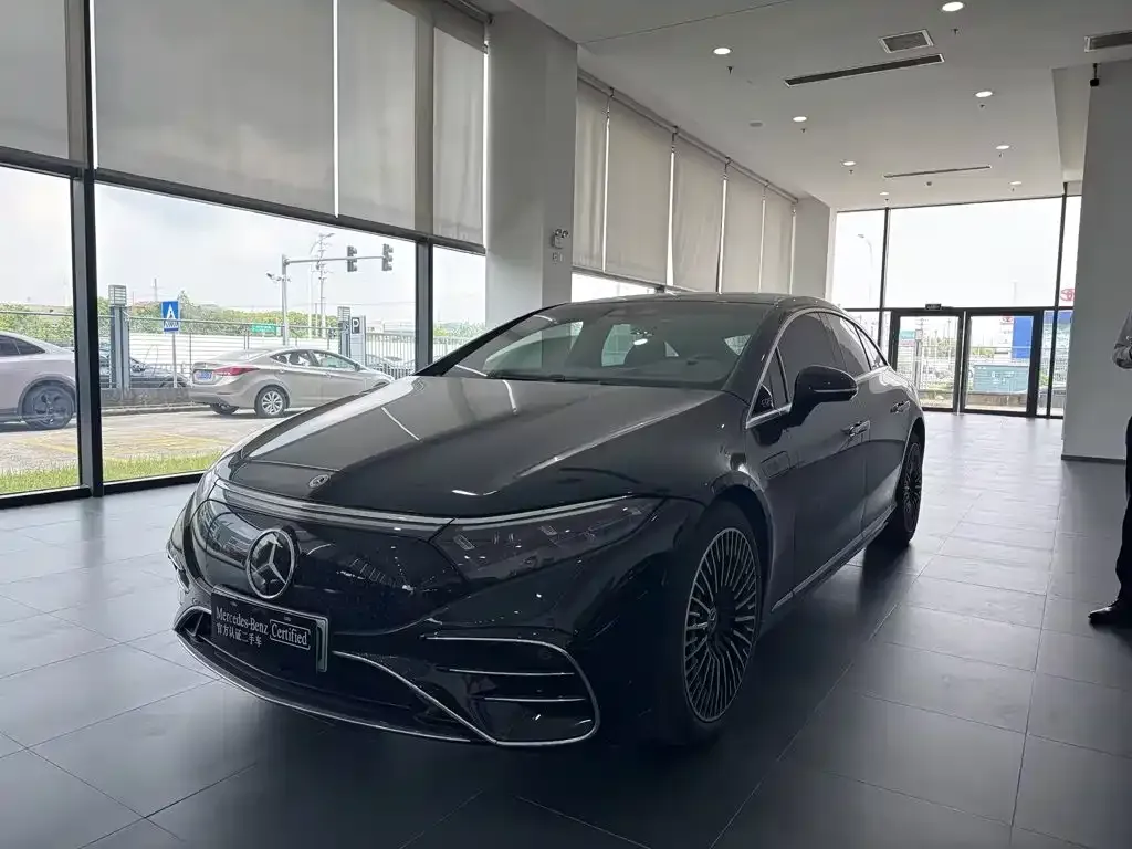 Mercedes-Benz EQS — фото 1