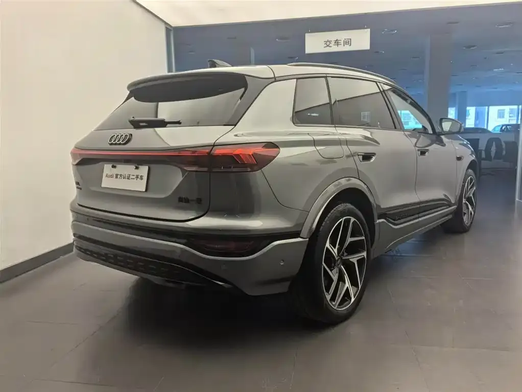 Audi Q6L e-tron — фото 5
