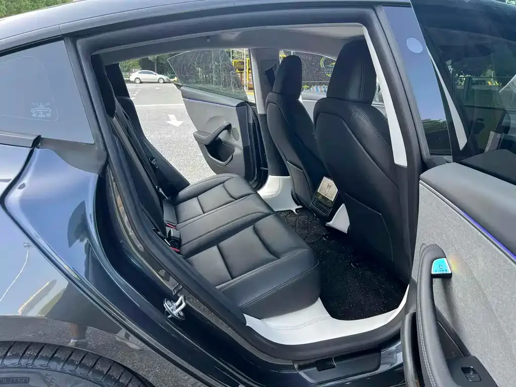 Tesla Model 3 — фото 5
