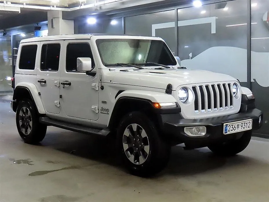 Jeep Wrangler — фото 1
