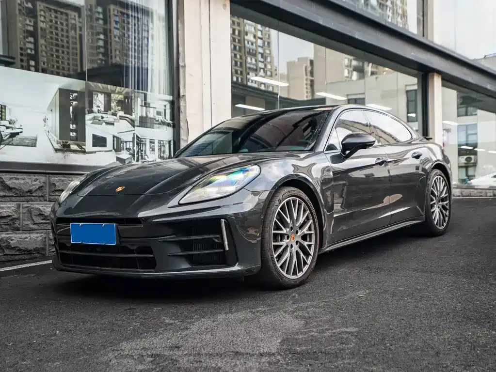 Porsche Panamera — фото 1
