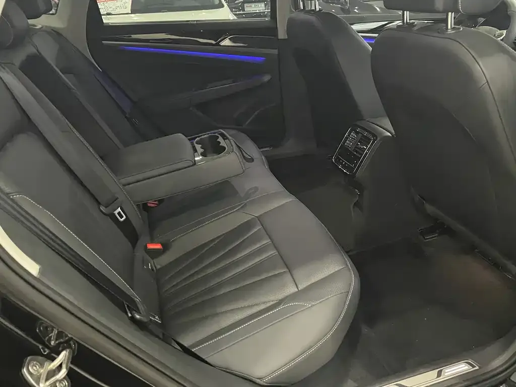 Volkswagen Passat — фото 4