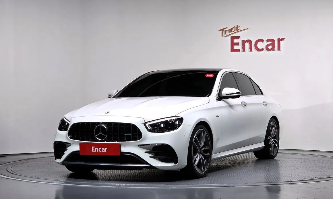 Mercedes-Benz E-Class — фото 1