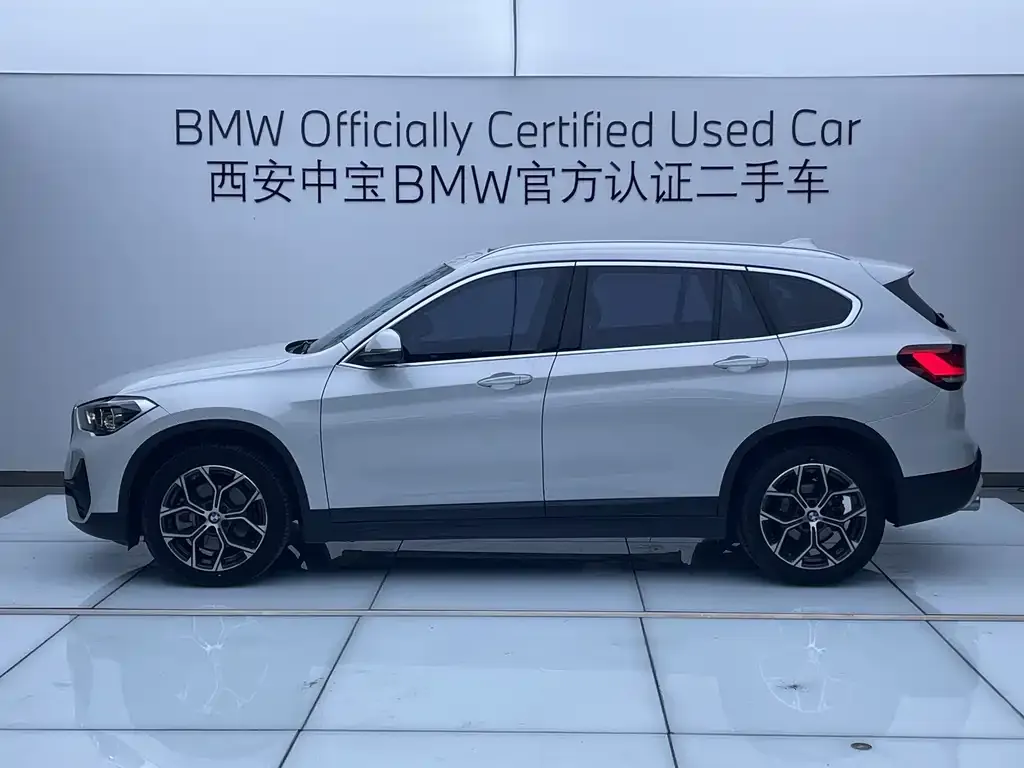 BMW X1 — фото 5