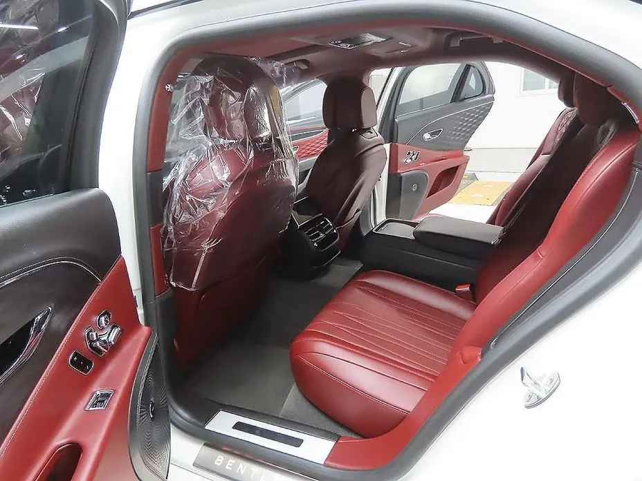Bentley Flying Spur — фото 9