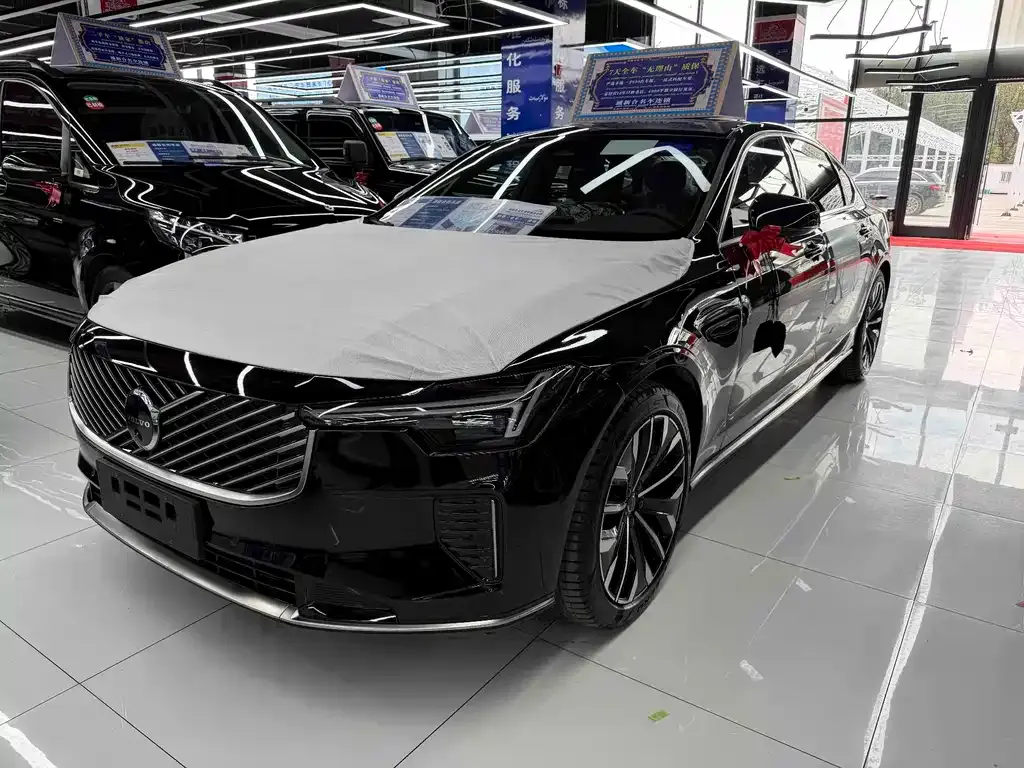 Volvo S90 — фото 1