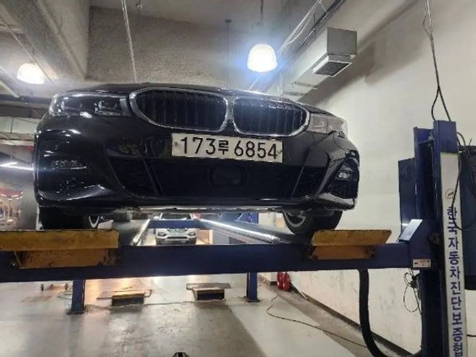 BMW 3-Series — фото 1