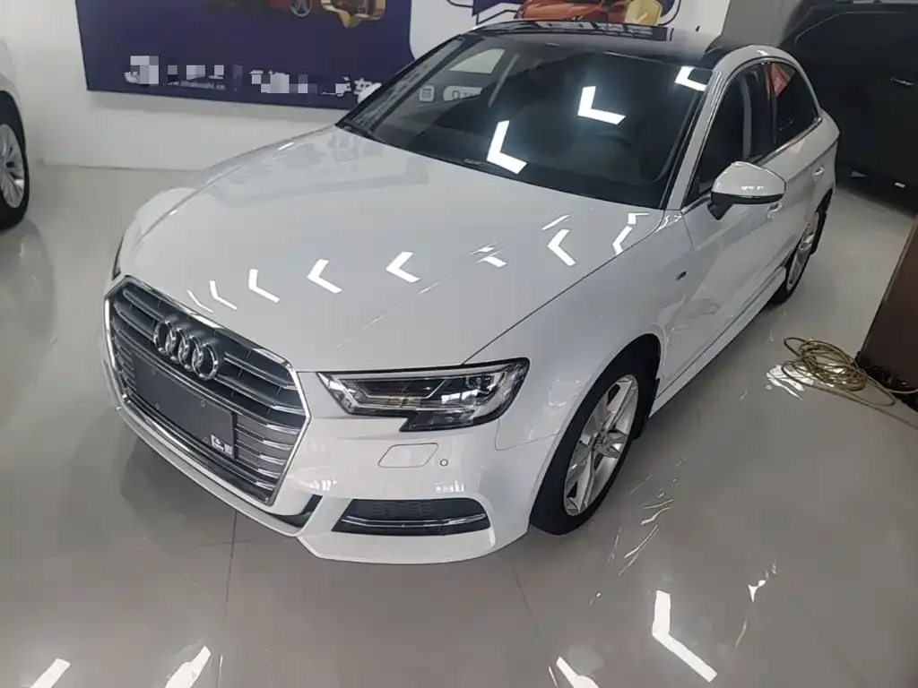 Audi A3 — фото 1