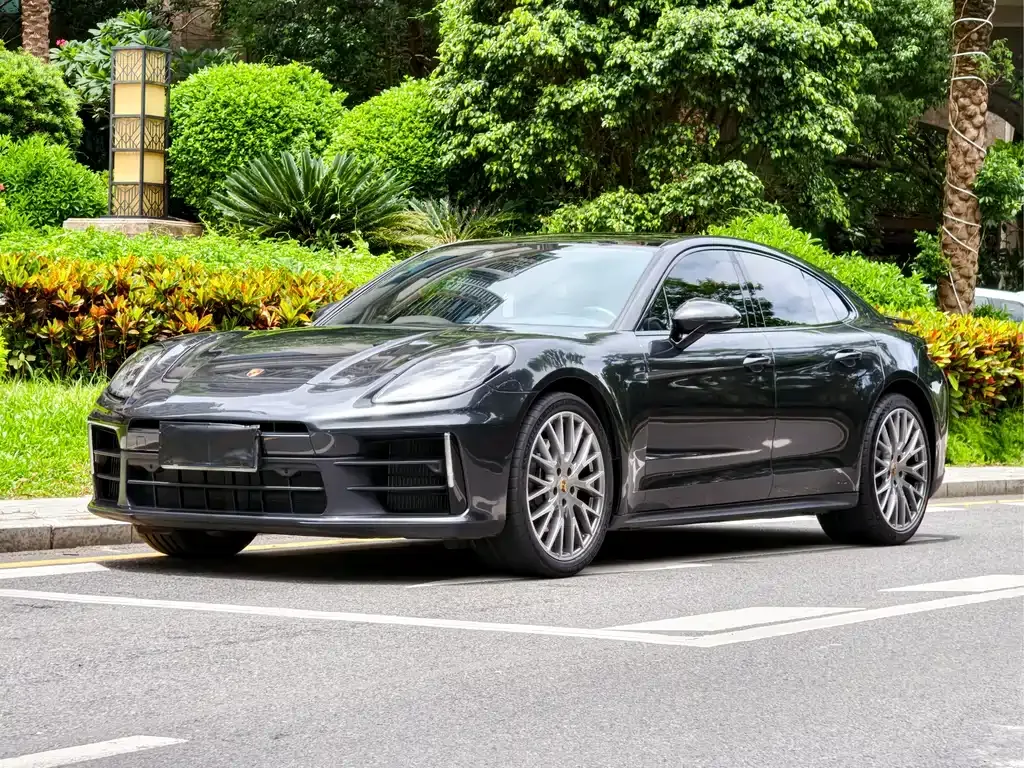 Porsche Panamera — фото 1