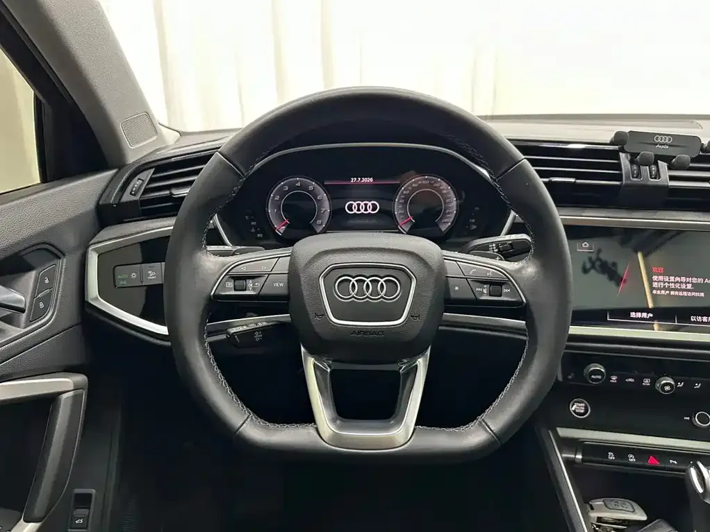 Audi Q3 — фото 6