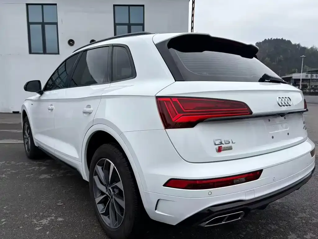 Audi Q5L — фото 2