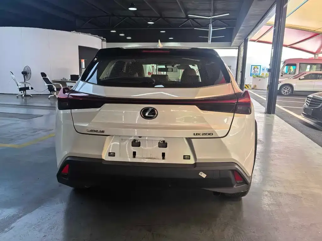 Lexus UX — фото 4
