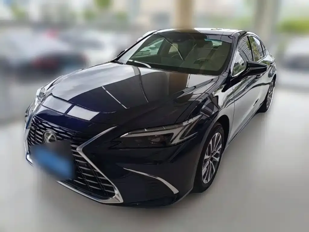 Lexus ES — фото 1