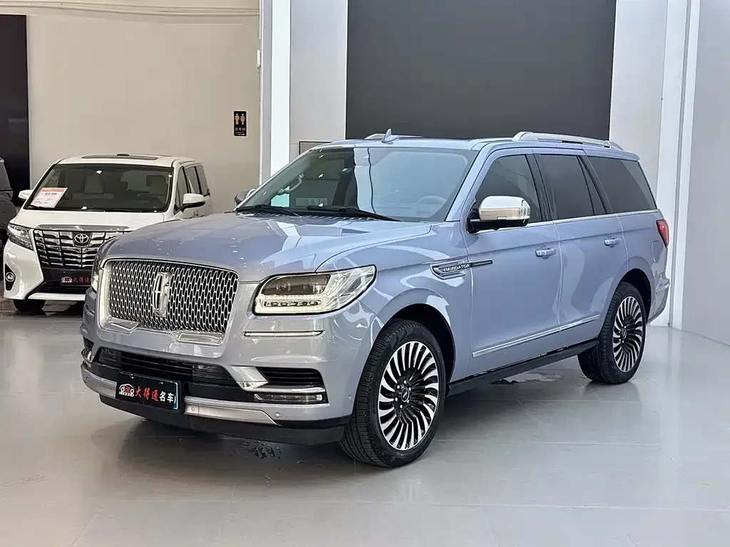 Lincoln Navigator — фото 1