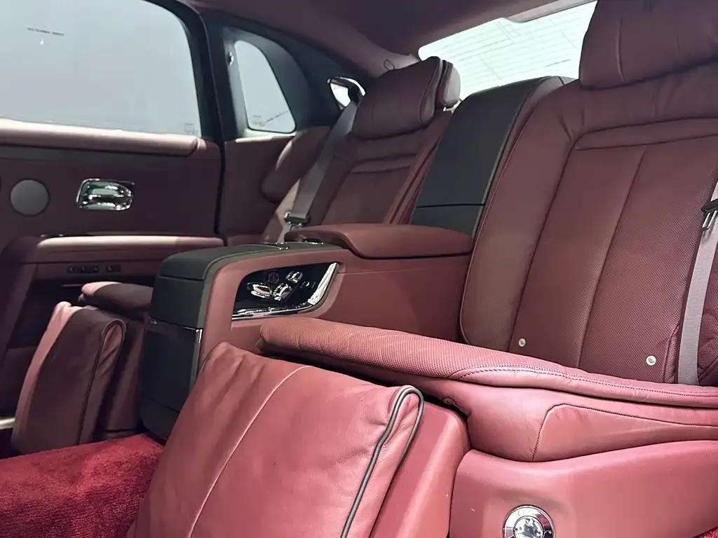 Rolls-Royce Ghost — фото 8