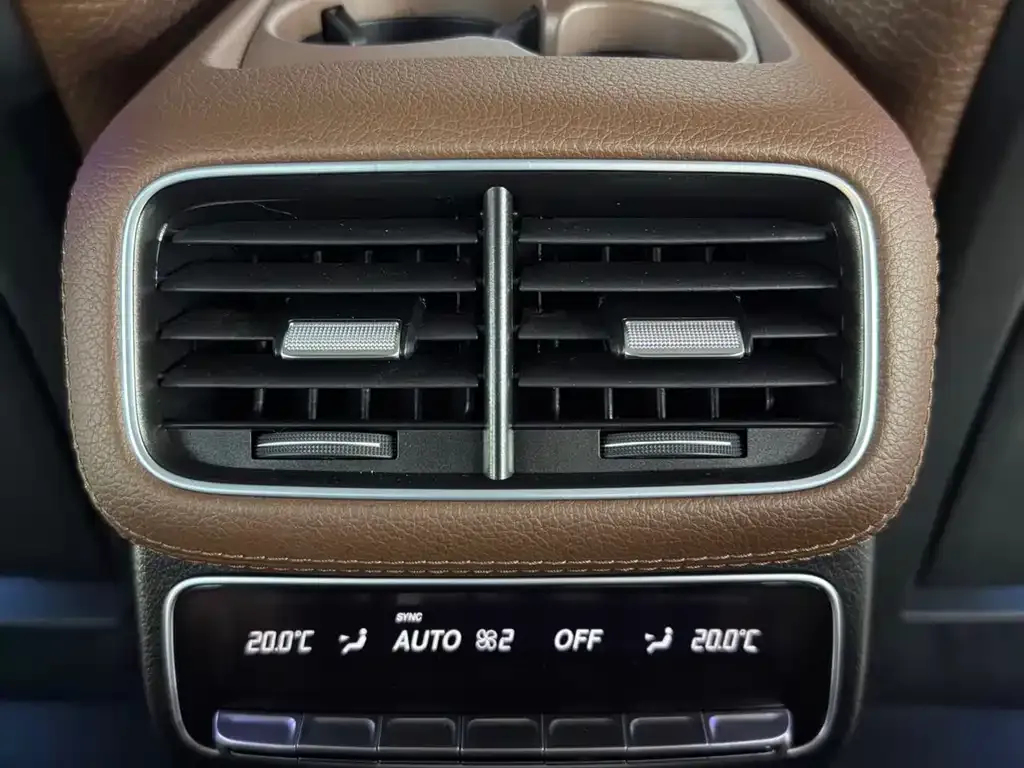 Mercedes-Benz GLS — фото 6