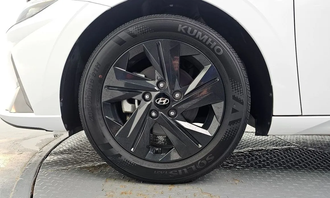 Hyundai AVANTE — фото 8