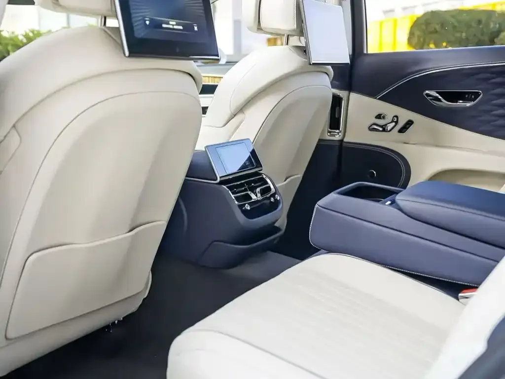 Bentley Flying Spur — фото 3