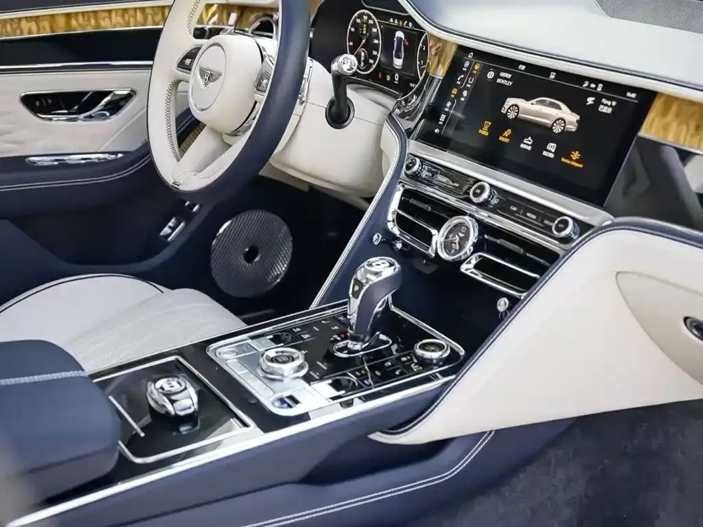 Bentley Flying Spur — фото 4