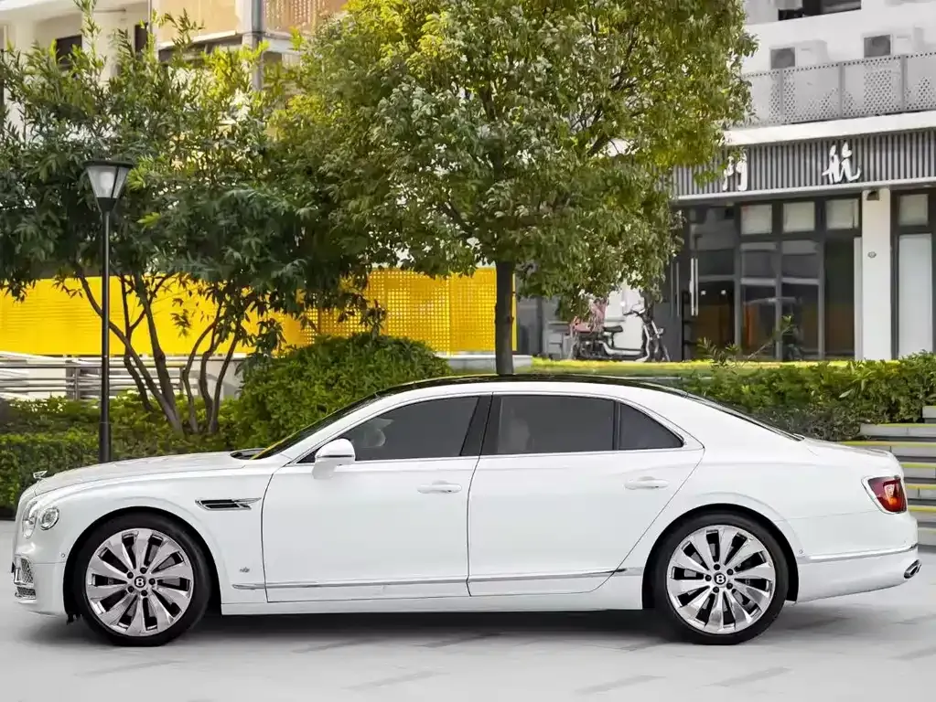 Bentley Flying Spur — фото 6