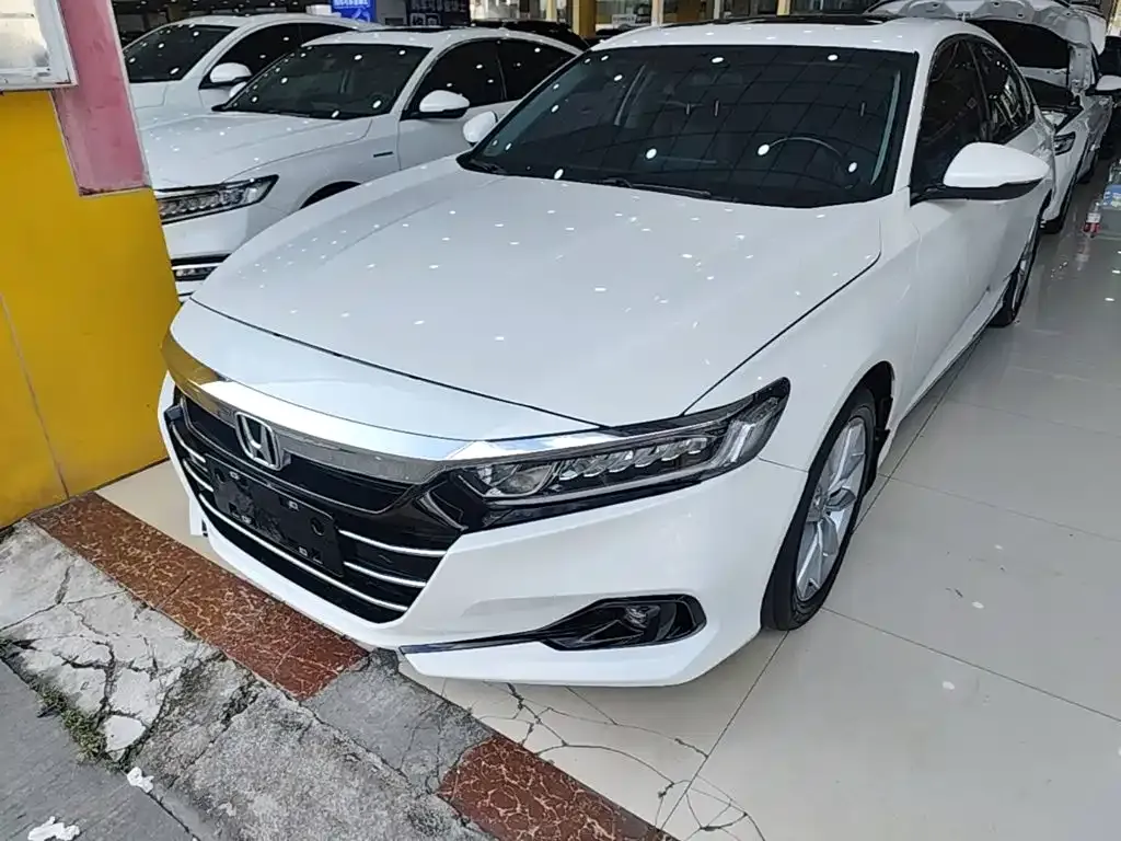 Honda Accord — фото 1