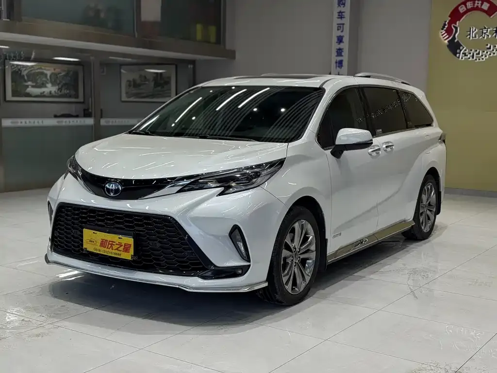 Toyota Granvia — фото 1