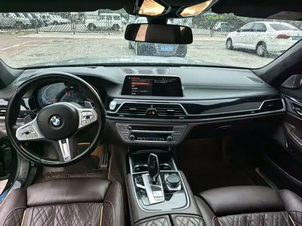 BMW 7 Series — фото 4