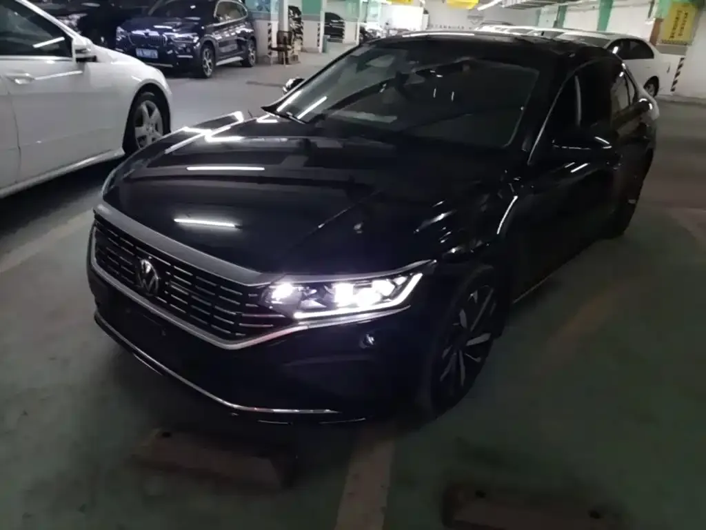 Volkswagen Passat — фото 1