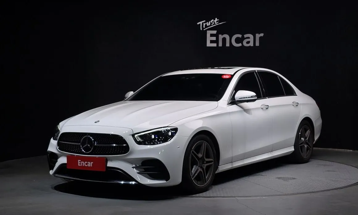 Mercedes-Benz E-Class — фото 1