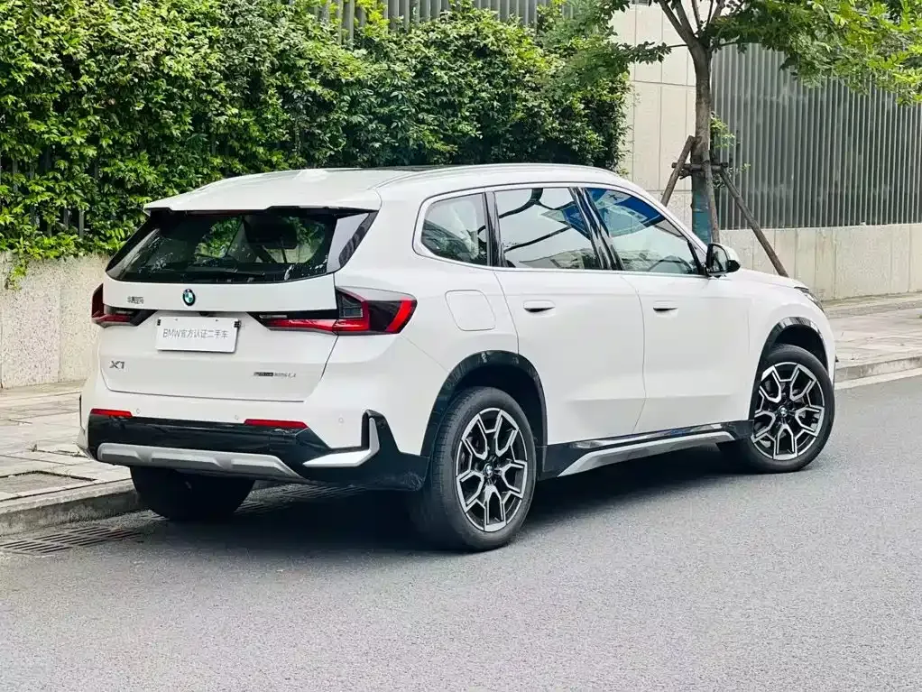 BMW X1 — фото 8