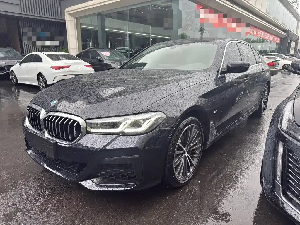 BMW 5 Series — фото 1
