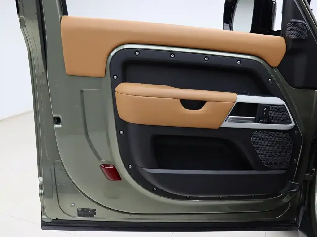 Land Rover Defender — фото 4