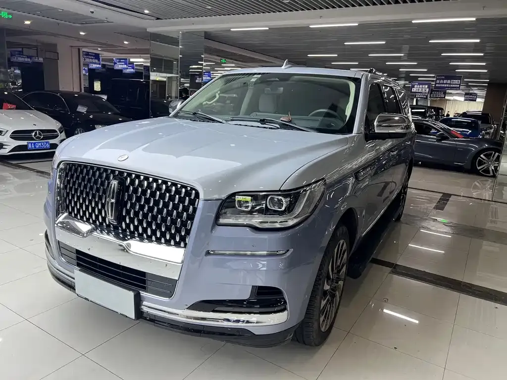 Lincoln Navigator One — фото 1
