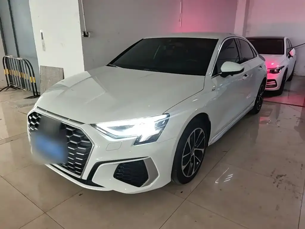 Audi A3 — фото 1