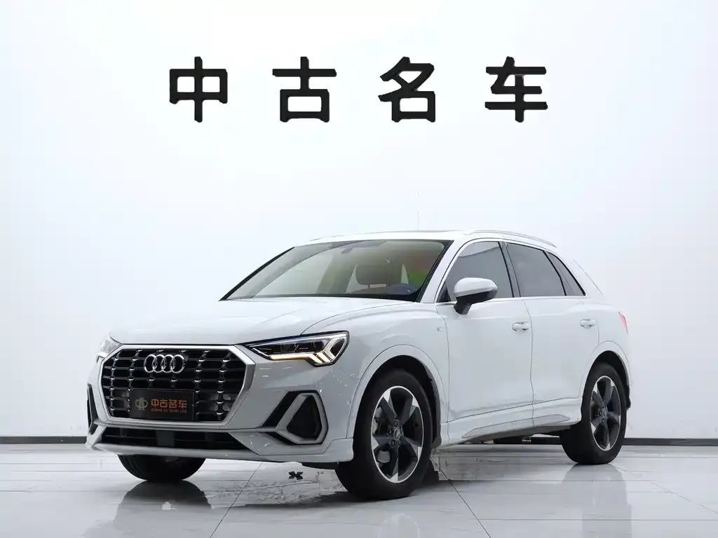 Audi Q3 — фото 1