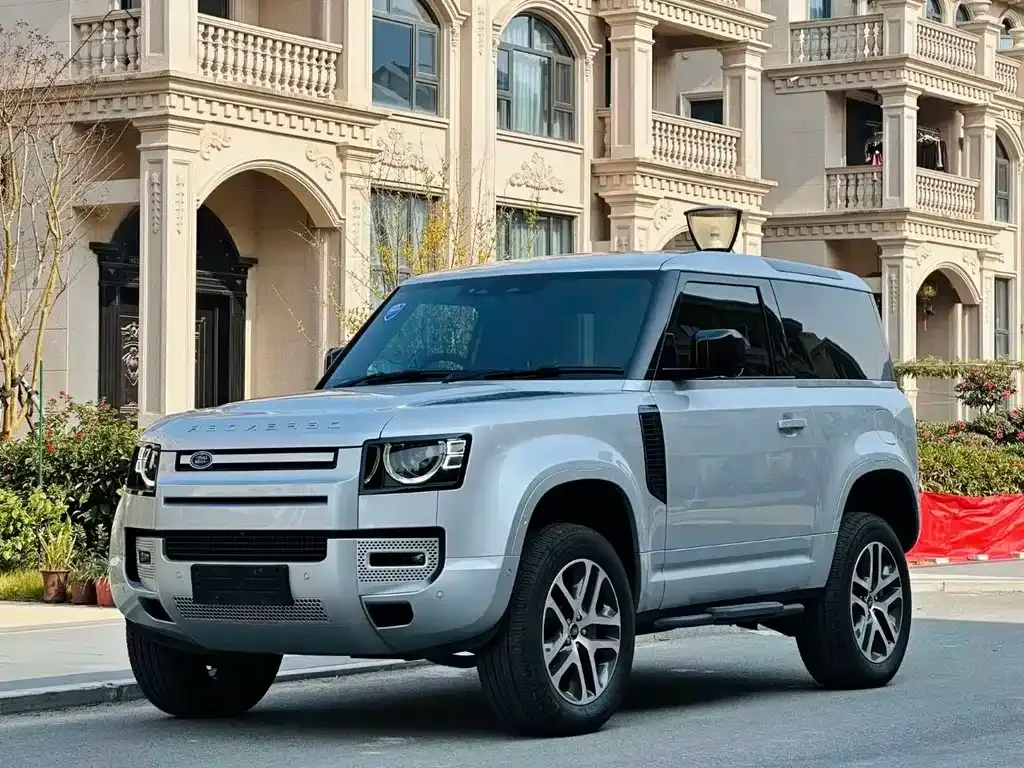Land Rover Defender — фото 1
