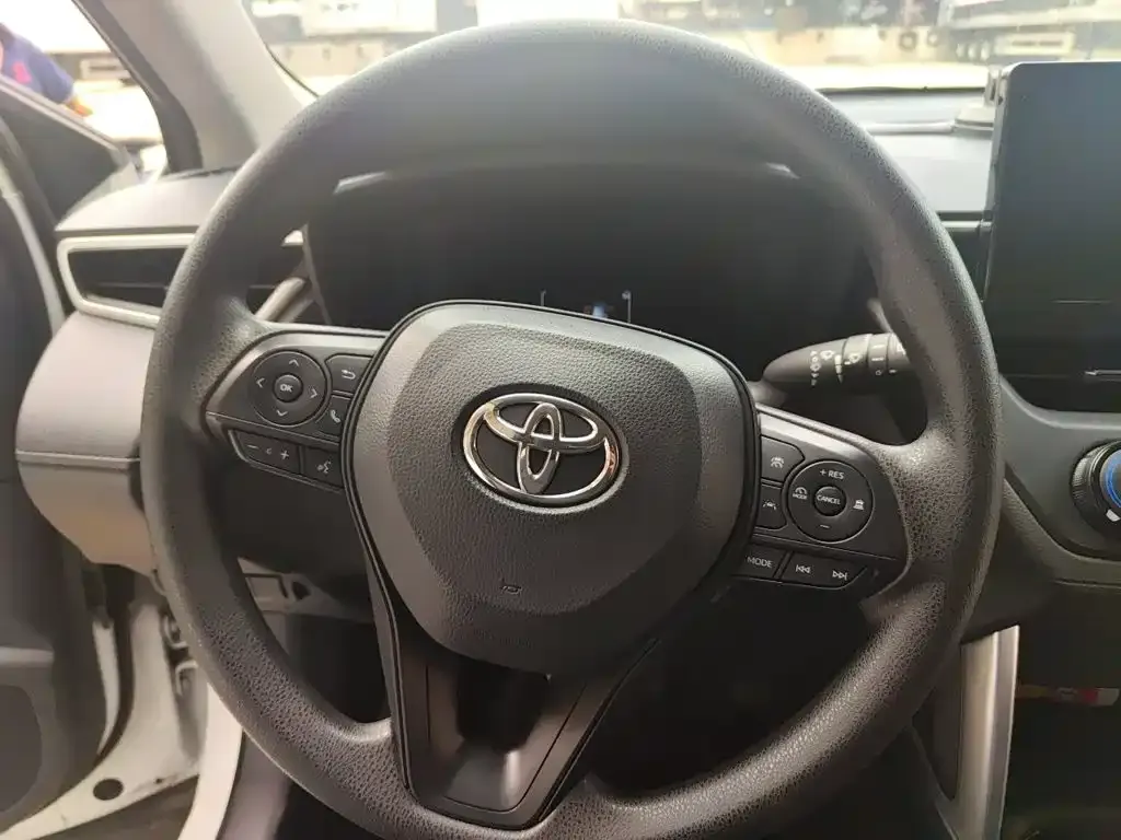 Toyota Corolla Cross — фото 6