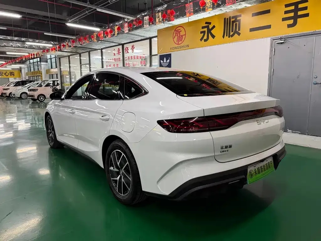 BYD Qin L — фото 9