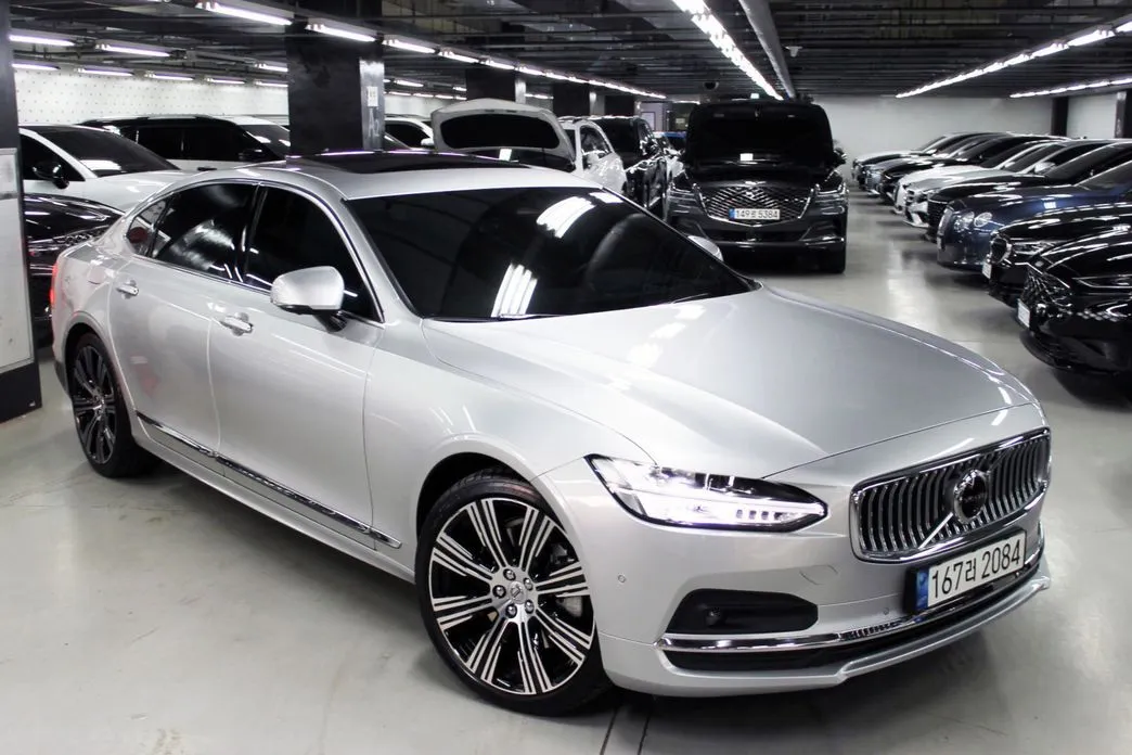 Volvo S90 — фото 1