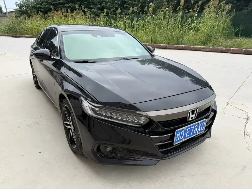 Honda Accord — фото 1
