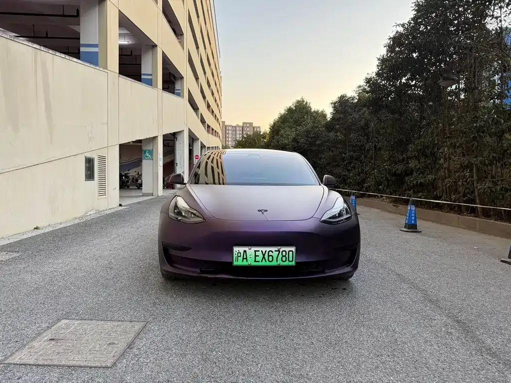 Tesla Model 3 — фото 1