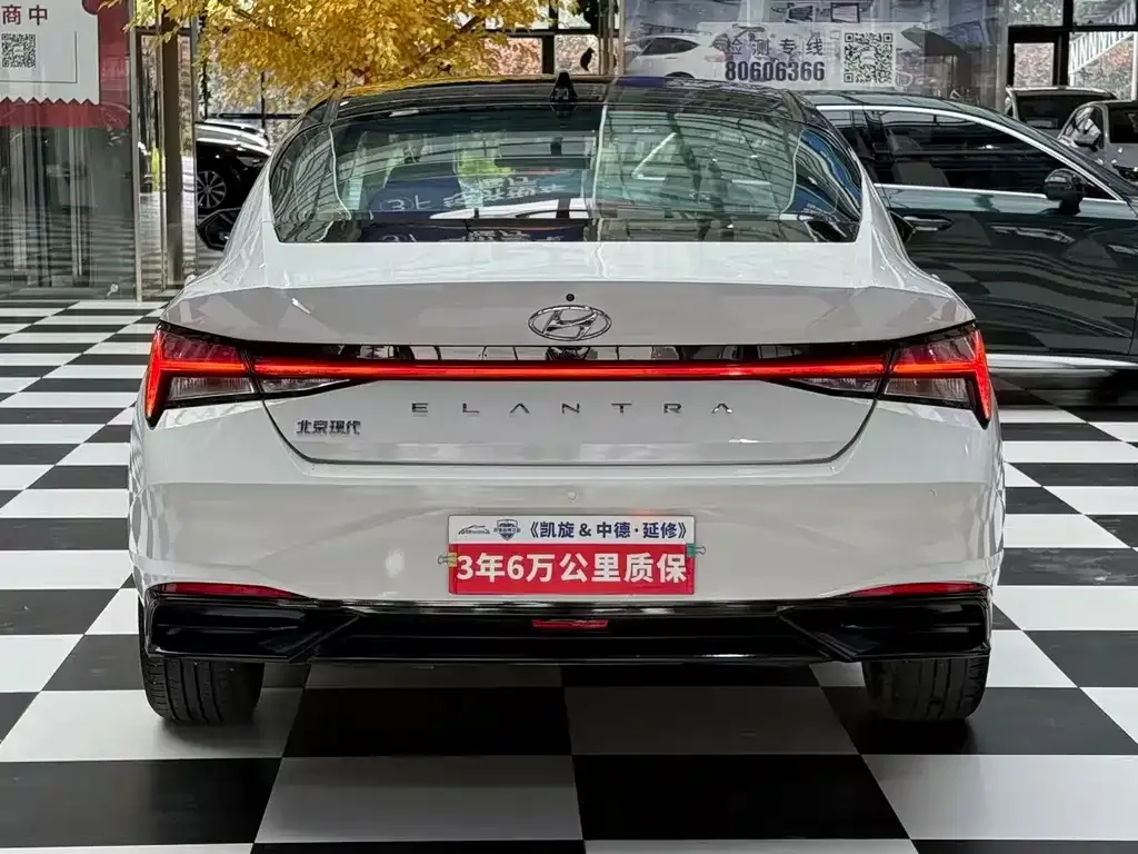 Hyundai Elantra — фото 3