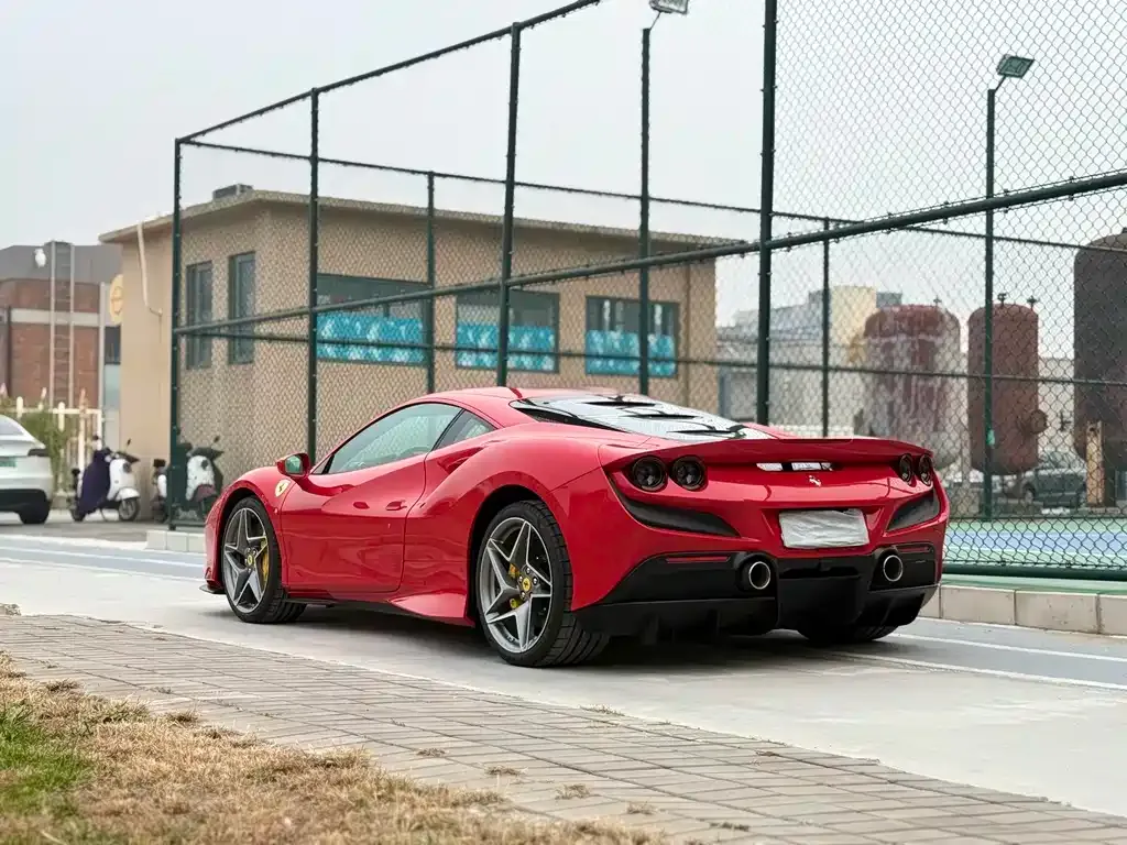 Ferrari F8 — фото 6