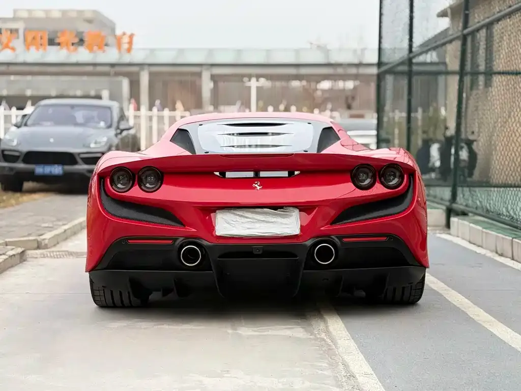 Ferrari F8 — фото 7