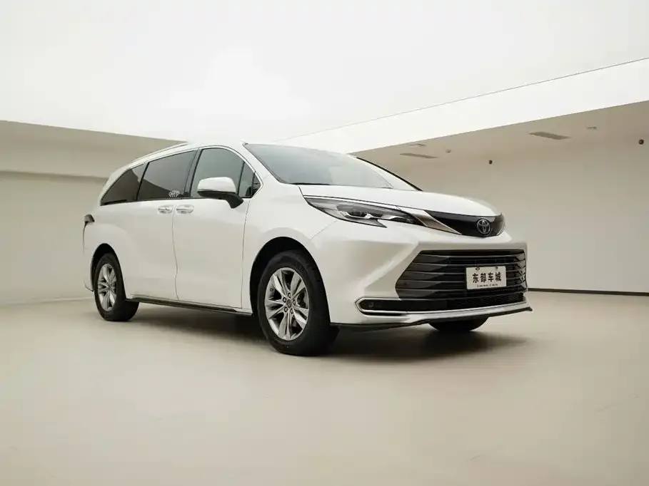 Toyota Sienna — фото 4