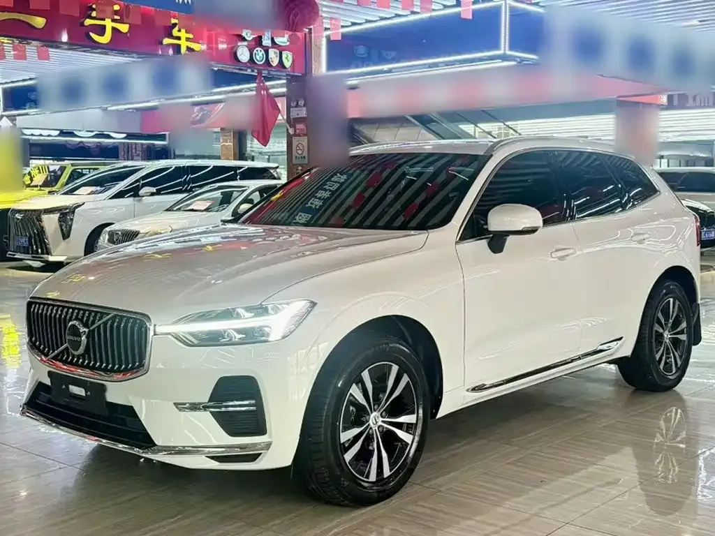 Volvo XC60 — фото 1