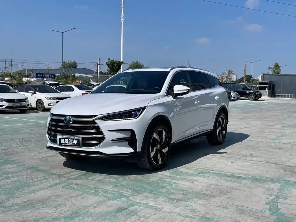 BYD Tang New Energy — фото 1