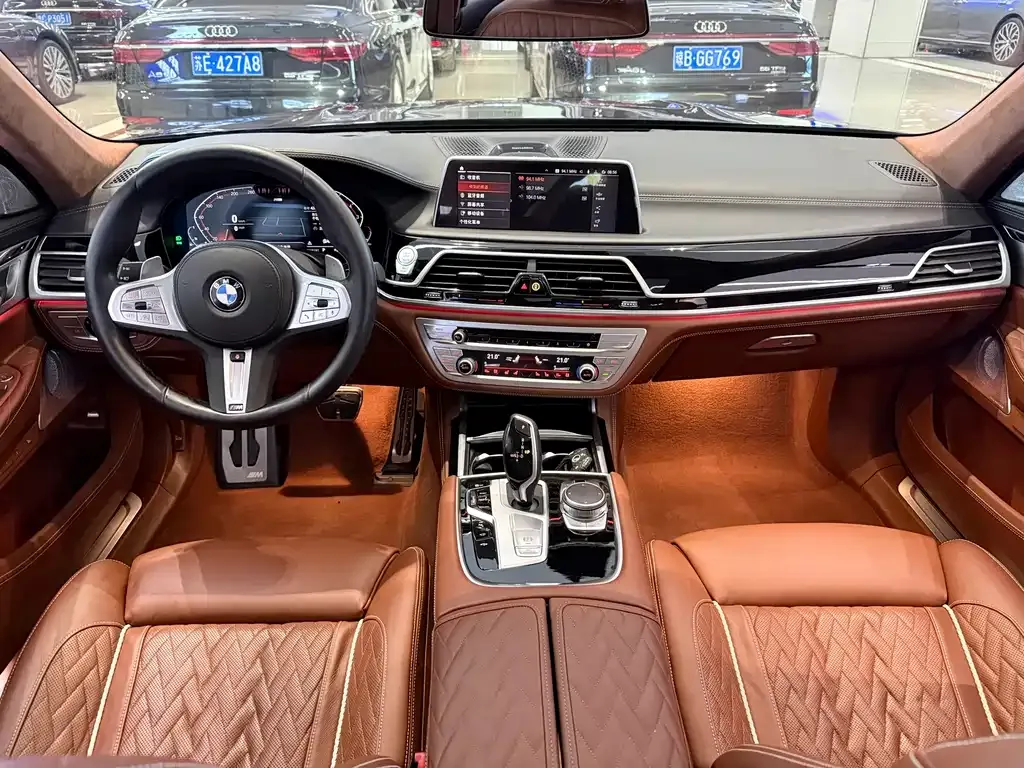 BMW 7 Series — фото 6