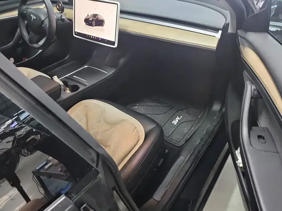 Tesla Model 3 — фото 4